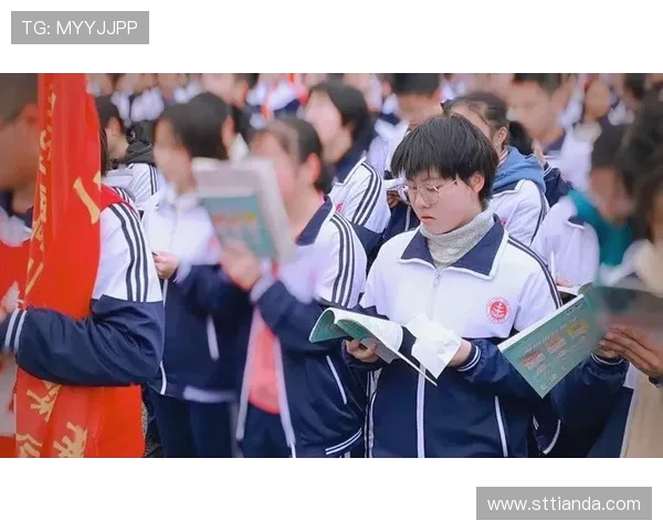 围绕篮球明星成长之路与赛场传奇全面解析其影响力与未来展望趋势