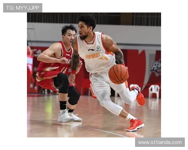 深圳马可波罗队与对手激烈对决 展现顽强拼搏精神与高水平竞技状态