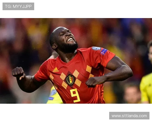 卢卡库的传奇之路：从天才少年到世界级前锋的蜕变与挑战